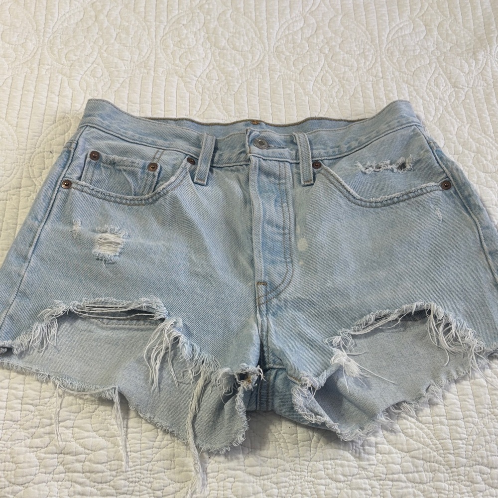 Levi’s 501 Iconic Button Fly Distressed Denim Women Shorts Classic Size 28